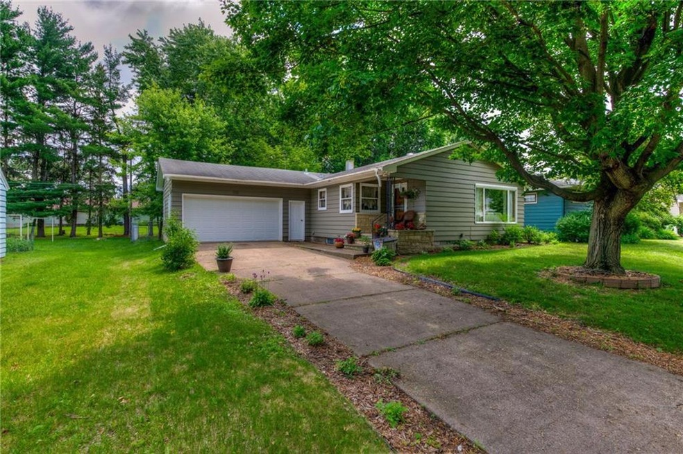 512 15th St SE, Menomonie, WI 54751 - photo 1