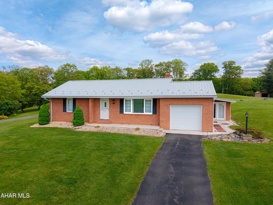 2140 Hyndman rd (1)-18