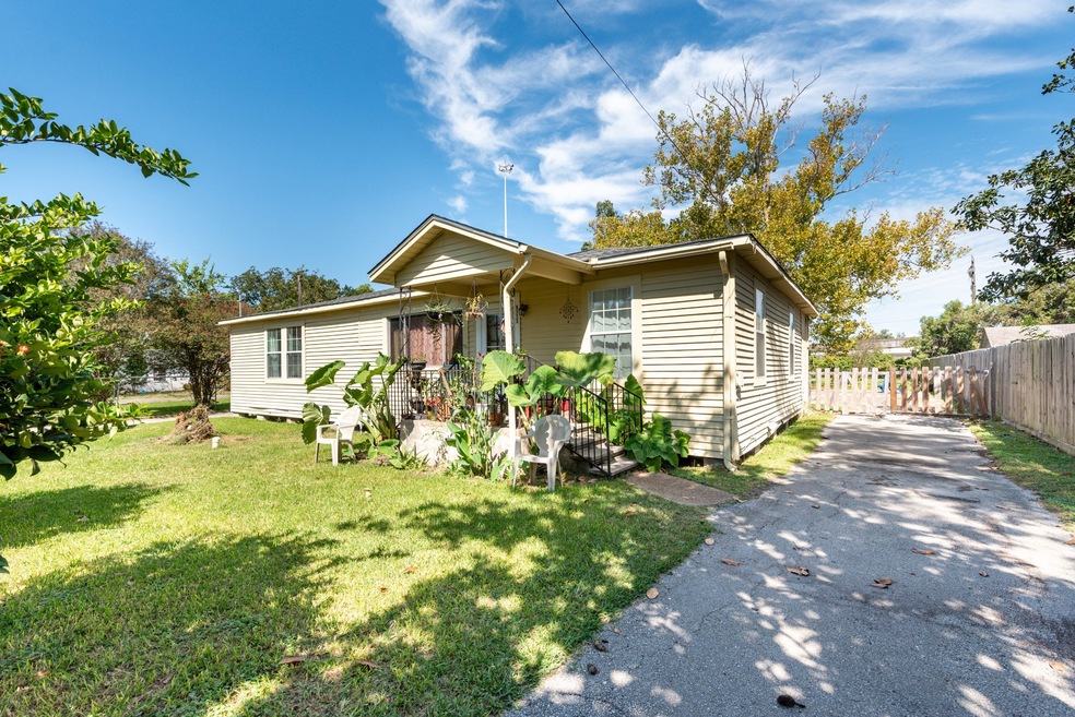 6308 Frisco St, Houston, TX 77022 - photo 1