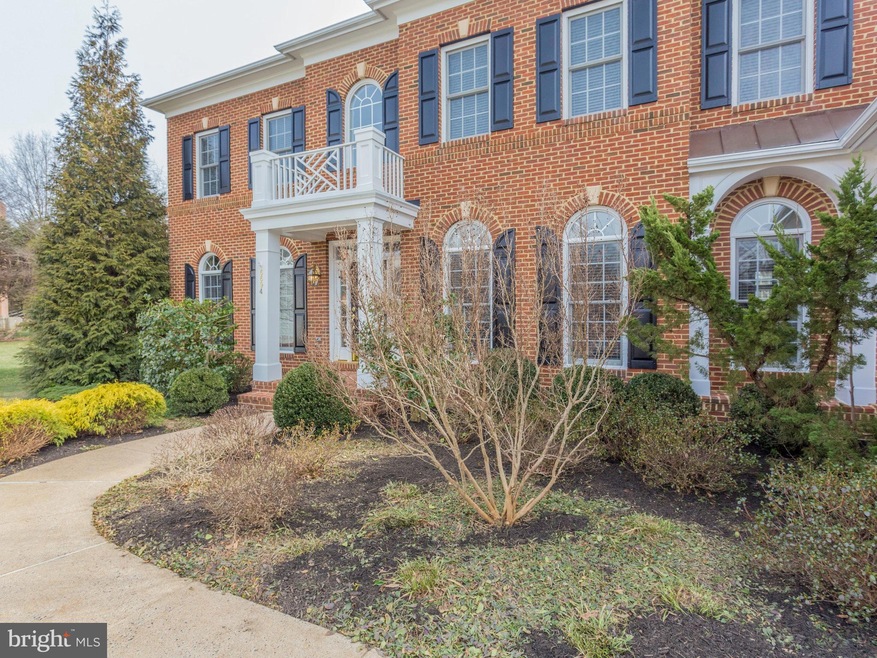 6694 Valley Brook Dr, Falls Church, VA 22044 - photo 1