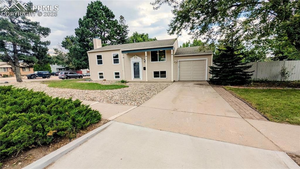 3207 E Pikes Peak Ave, Colorado Springs, CO 80909 - photo 1