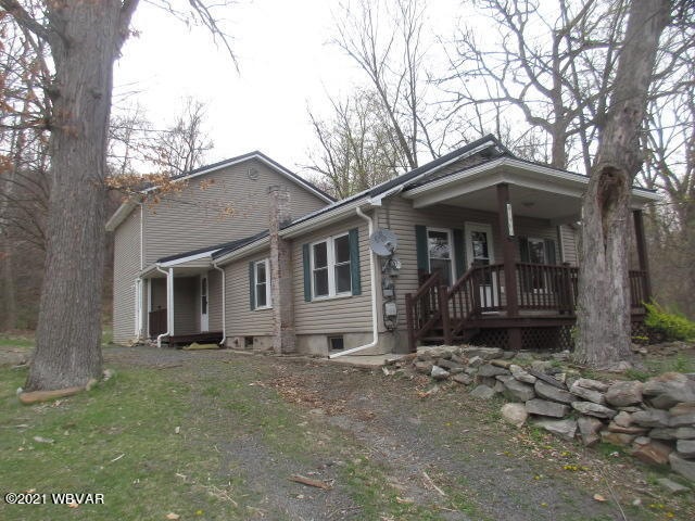 1909 W Independence St, Coal Township, PA 17866 - photo 1