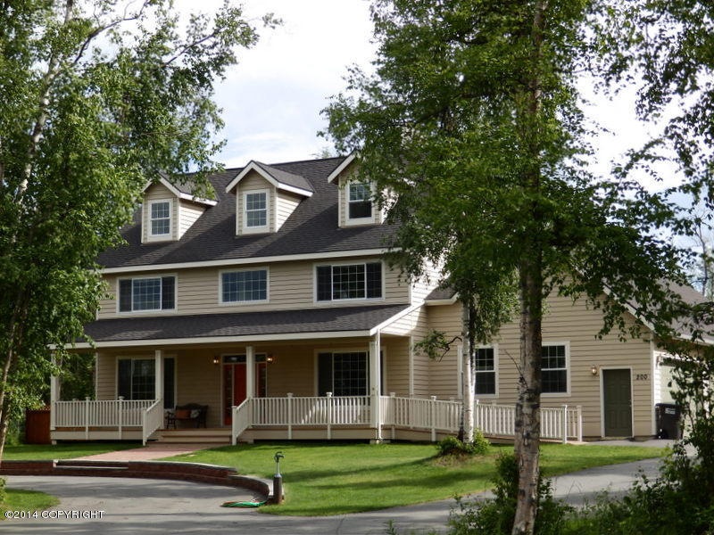 200 E Birchtree Dr
