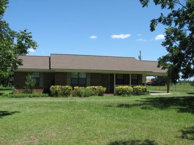 1366 Old Coffee Rd, Wray, GA 31798 - photo 1