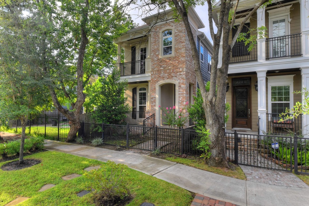 424 W 27th St unit A, Houston, TX 77008 - photo 1