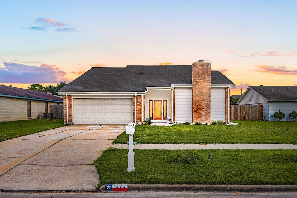 10731 Sageberry Dr, Houston, TX 77089 - photo 1