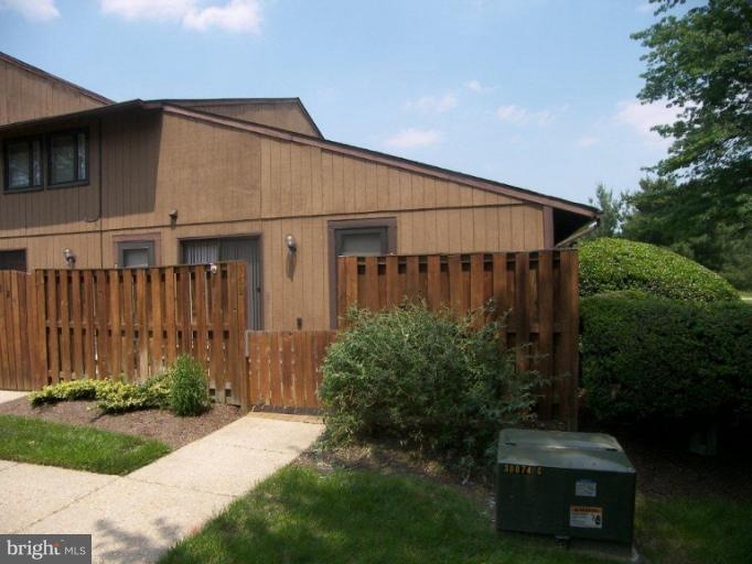 580 Glen Ct unit 36A, Glen Burnie, MD 21061 - photo 1