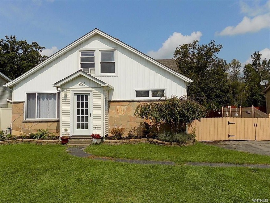 2721 Homeyer Rd, North Tonawanda, NY 14120 - photo 1