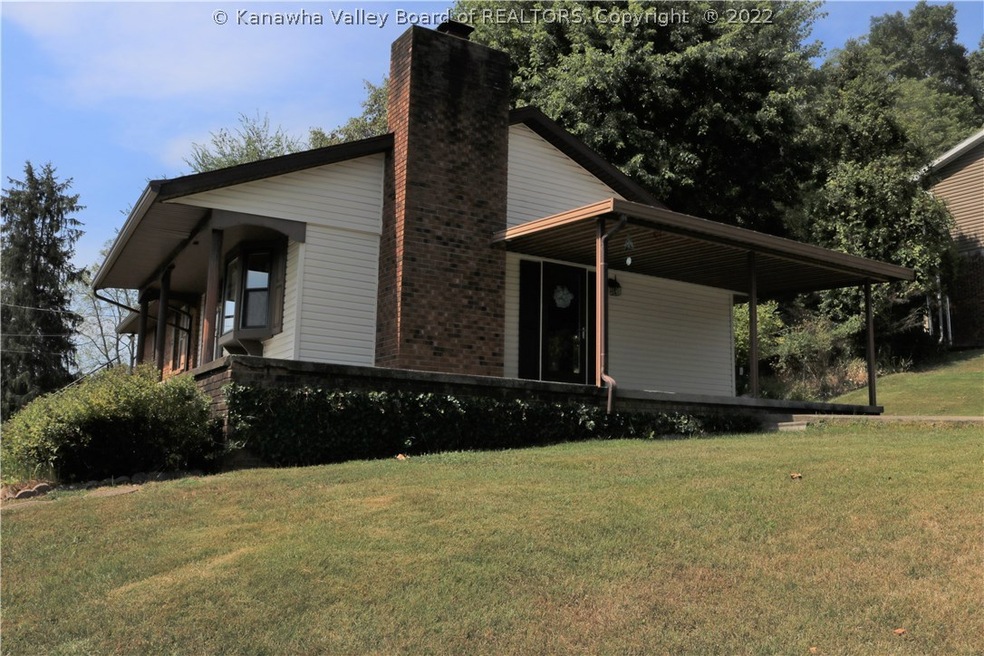 115 Elm Ave, Dunbar, WV 25064 - photo 1