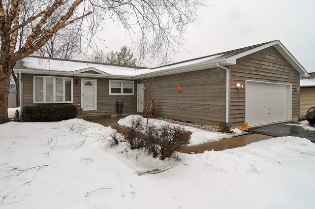 2958 W Vermont Ave, Waukegan, IL 60087 - photo 1