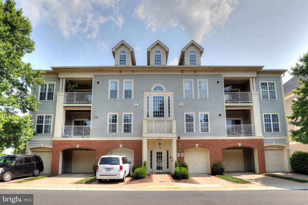 11306 Westbrook Mill Ln unit 203, Fairfax, VA 22030 - photo 1
