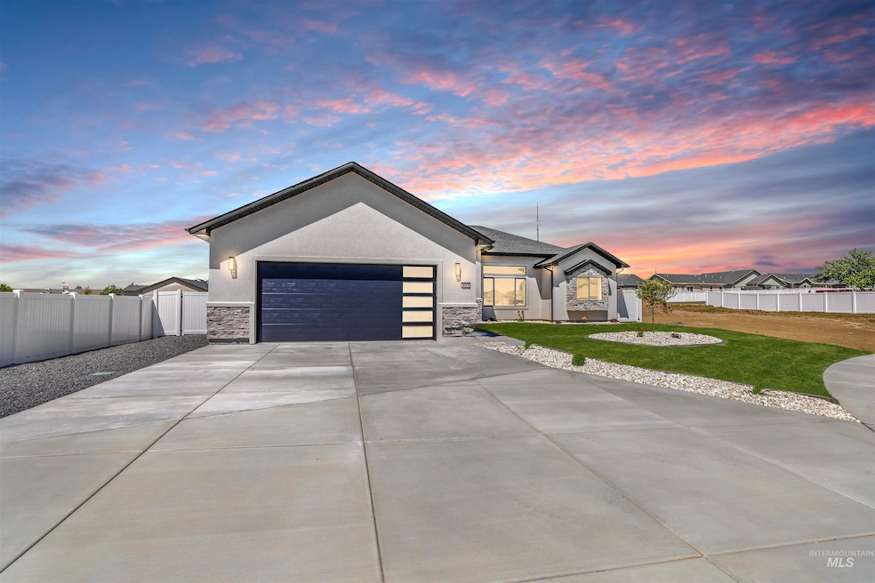 For Sale $449,999 • Co-Listing Agent