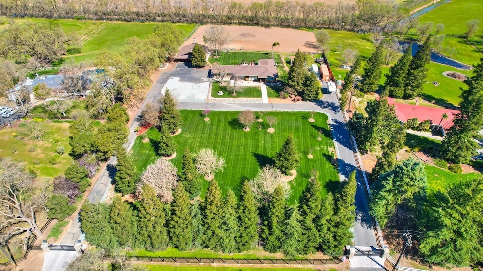 Sold $1,275,000 • Co-Listing Agent