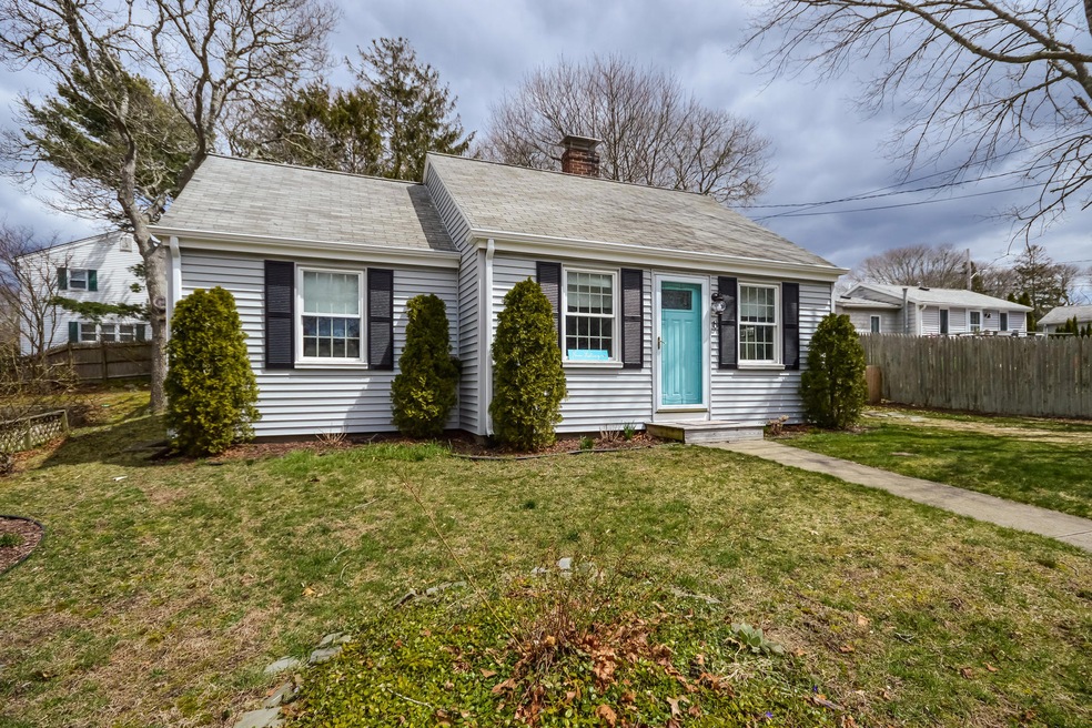 8 Rip Van Winkle Way, Buzzards Bay, MA 02532 - photo 1