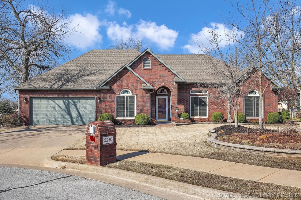 2210 S 112th West Ct, Sapulpa, OK 74066 - photo 1