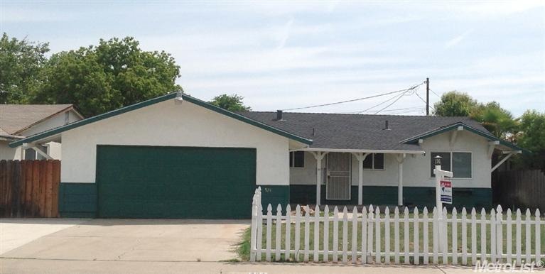 724 El Portal Ave, Manteca, CA 95337 - photo 1