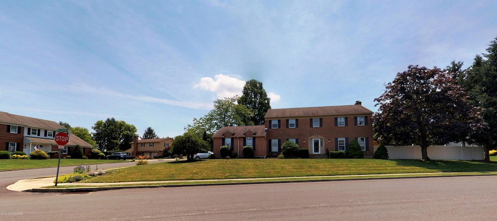 1834 Belleview Cir, Whitehall, PA 18052 - photo 1