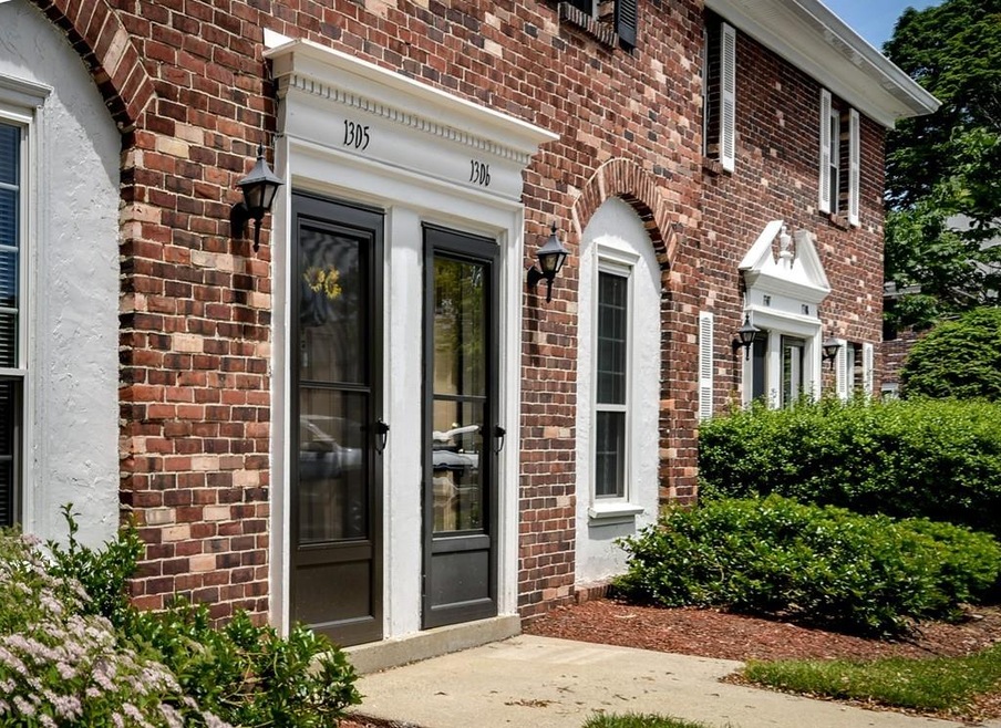 1306 Windsor Dr, Framingham, MA 01701 - photo 1