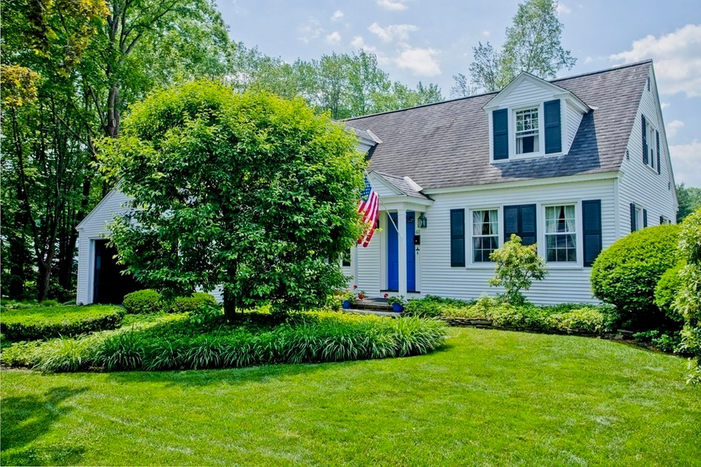 40 Cooke St, Greenfield, MA 01301 - photo 1