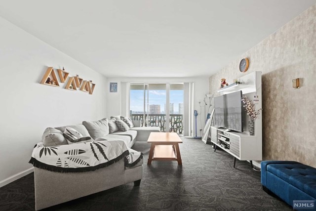 Sold $410,000 • Co-Listing Agent