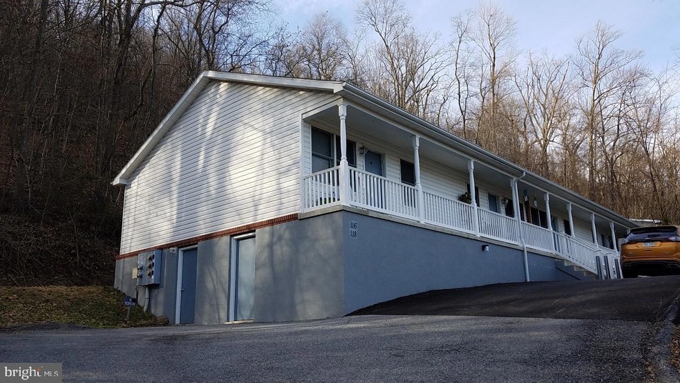 116 George Ln unit 2, Berkeley Springs, WV 25411 - photo 1