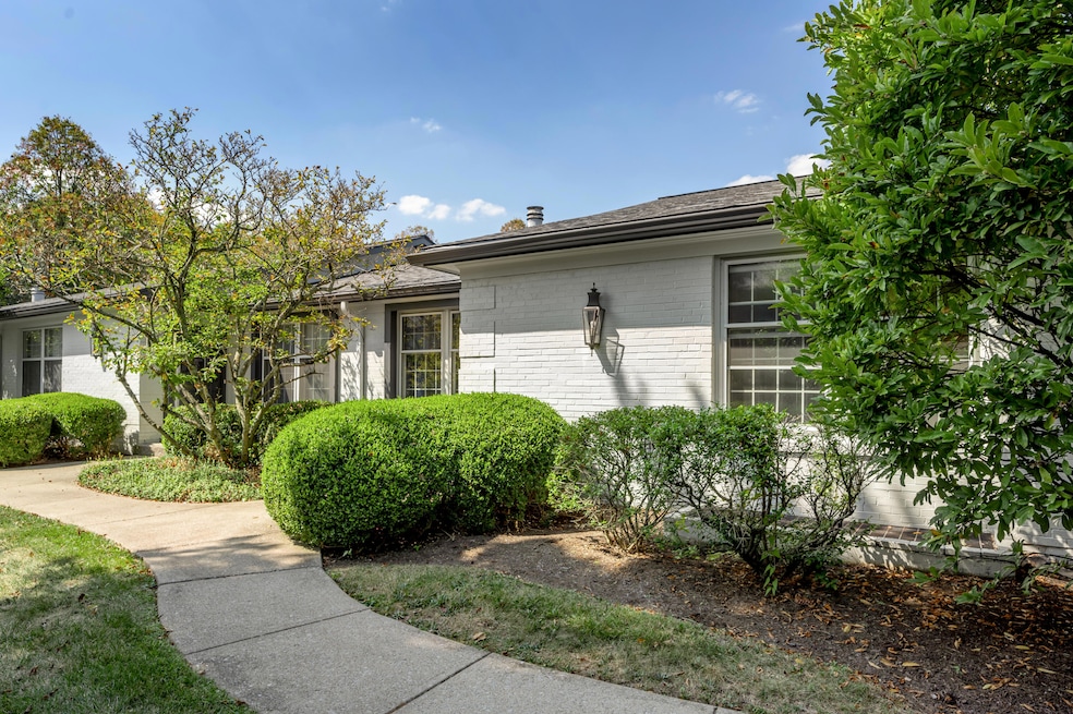 395 Redding Rd unit 23, Lexington, KY 40517 - photo 1