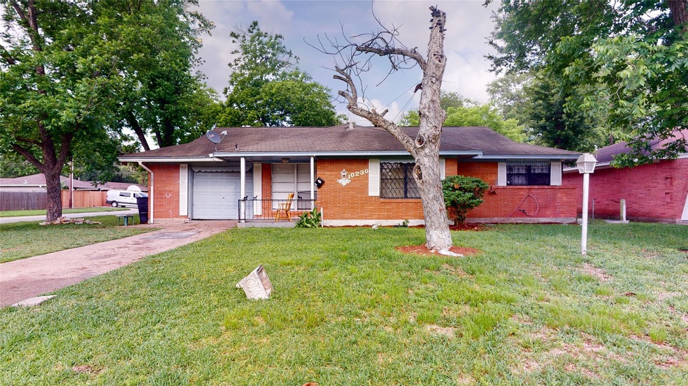 10230 Hollyglen Dr, Houston, TX 77016 - photo 1
