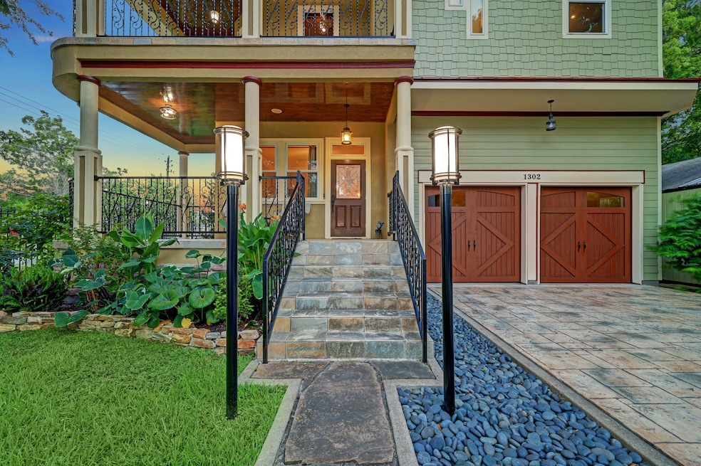 Welcome Home! 1302 W 21st (Downstairs Unit)