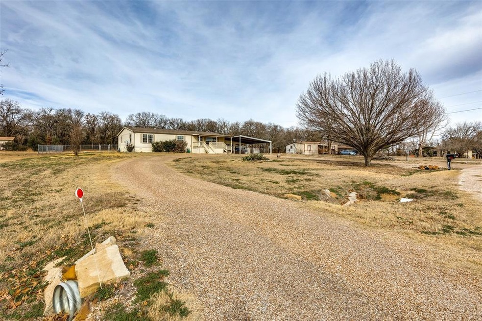 823 Quail Run, Cleburne, TX 76031 - photo 1