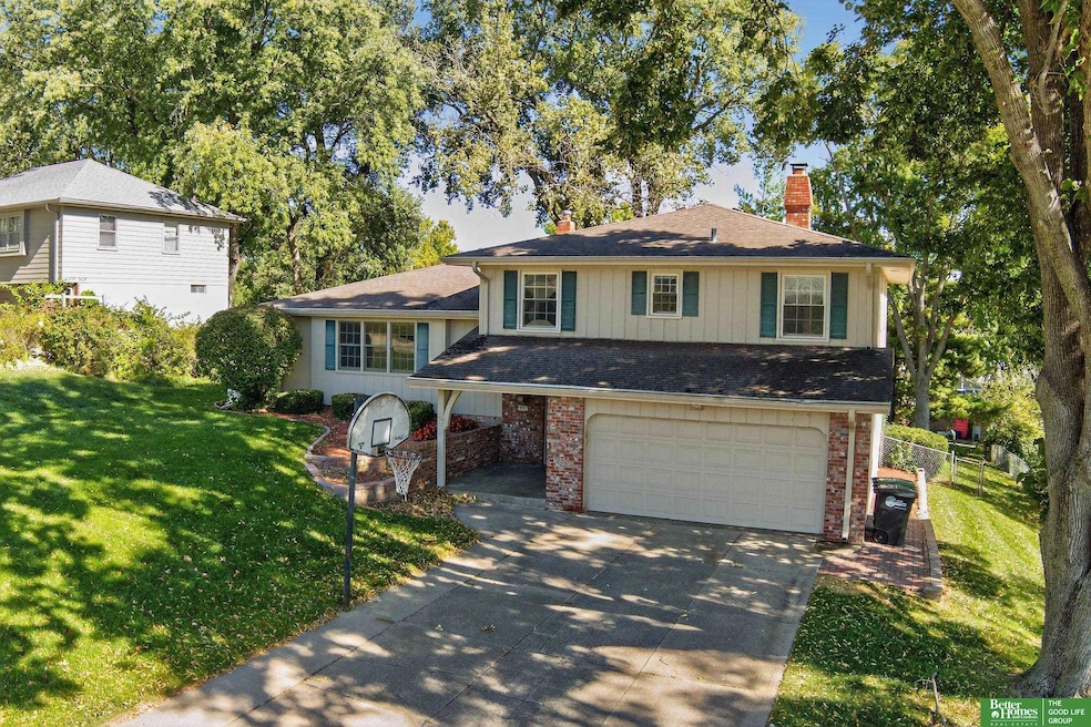 827 S 121st St, Omaha, NE 68154 - photo 1