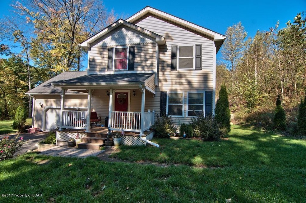 987 Center St, Nanticoke, PA 18634 - photo 1