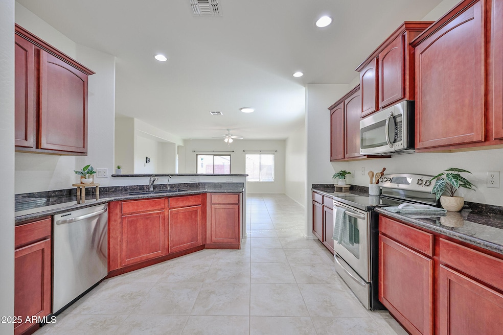 18495 W Surprise Farms Loop N, Surprise, AZ 85388 - photo 1