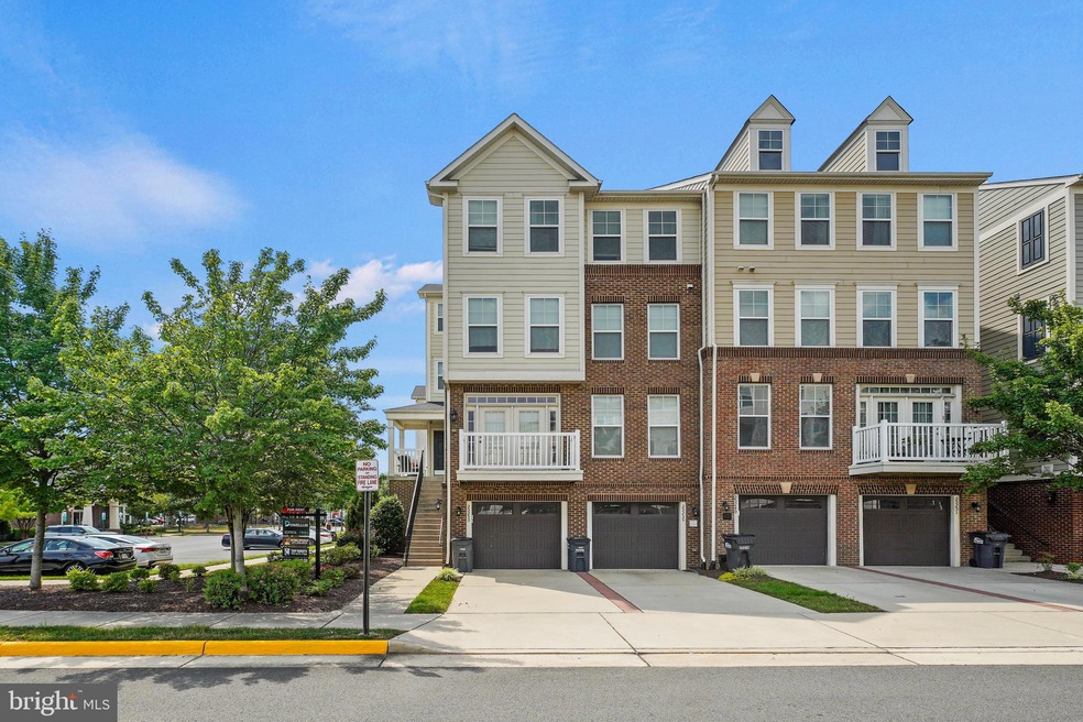 25253 Laureldale Terrace, Chantilly, VA 20152 - photo 1