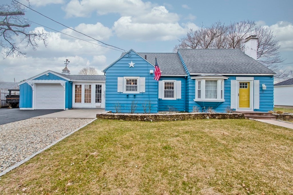 15 Barrett St, Ludlow, MA 01056 - photo 1