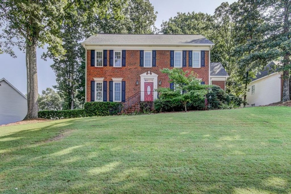 1035 Pine Bloom Dr, Roswell, GA 30076 - photo 1