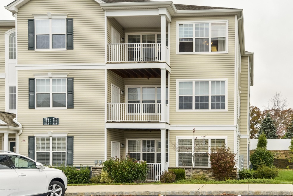 237 Mill Pond Way unit 47, Eatontown, NJ 07724 - photo 1