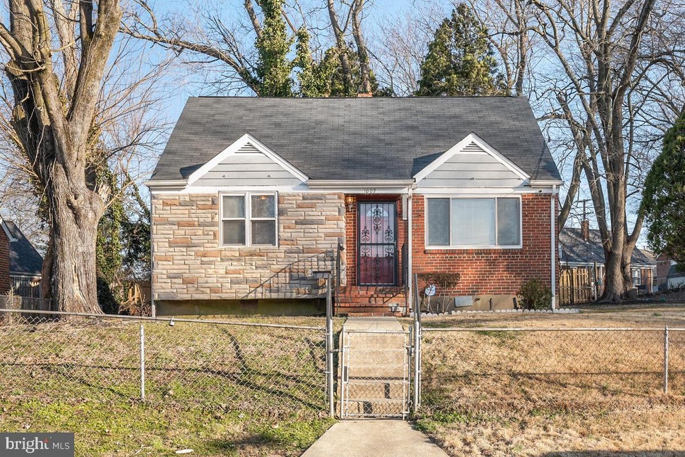 1002 Highview Dr, Capitol Heights, MD 20743 - photo 1