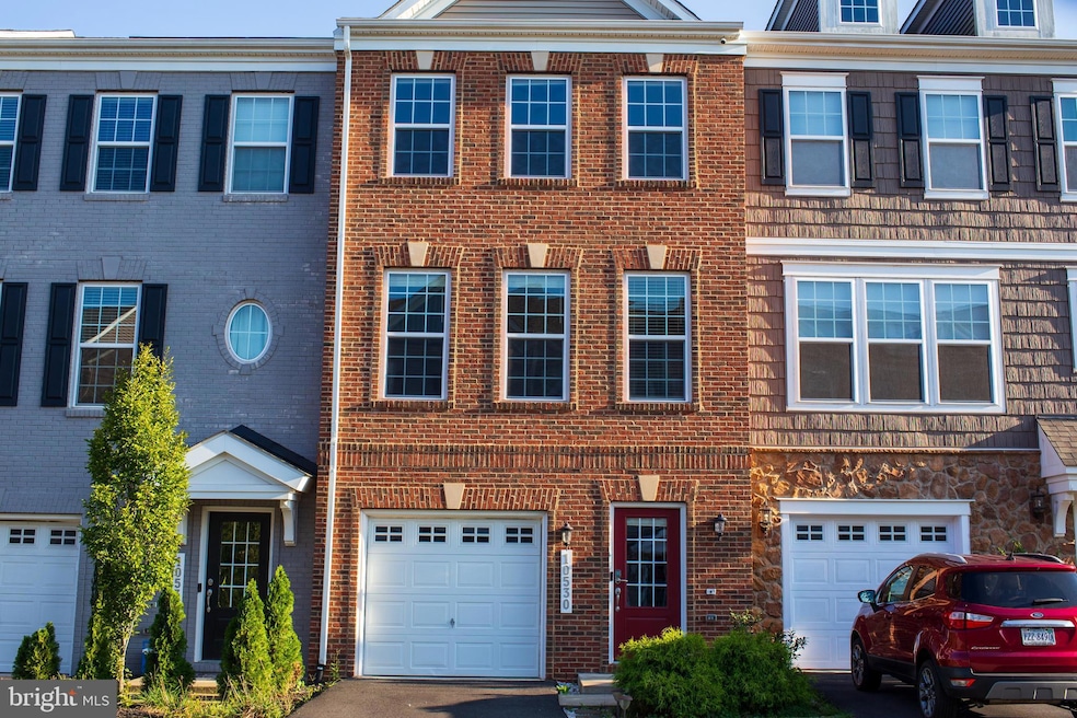 10530 Hinton Way, Manassas, VA 20112 - photo 1