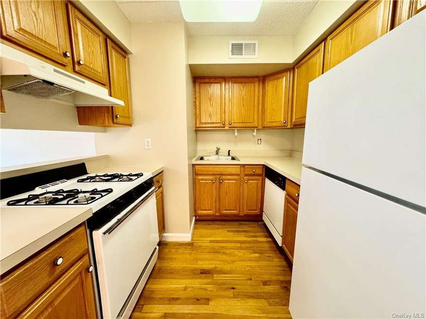 70 Lime Kiln Rd unit 3E, Tuckahoe, NY 10707 - photo 1