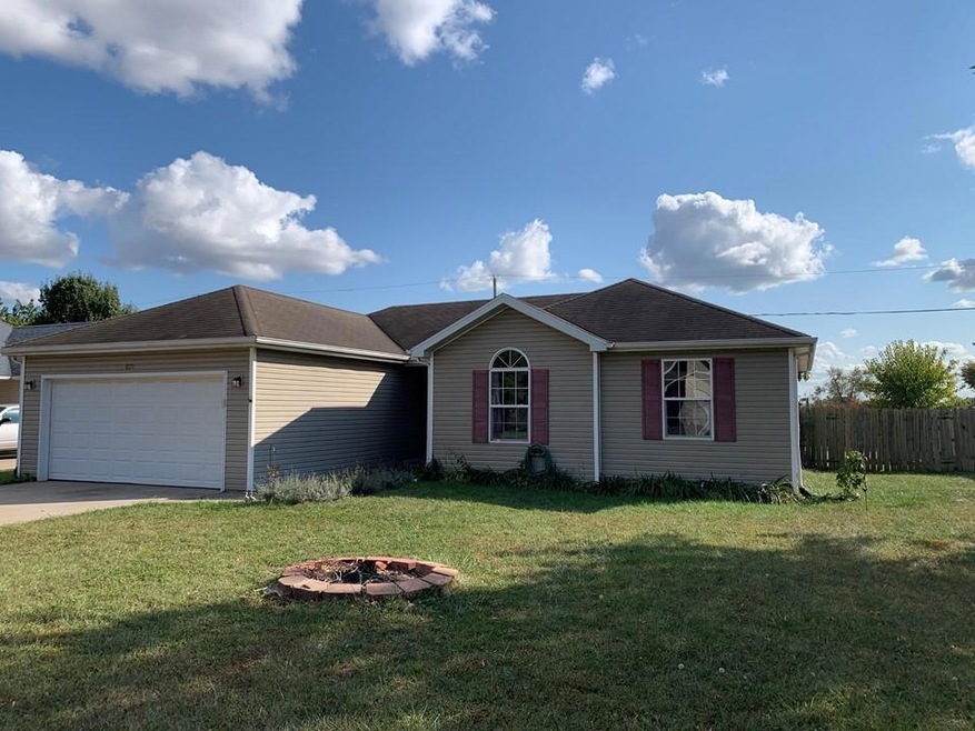 820 W Pearl St, Bolivar, MO 65613 - photo 1