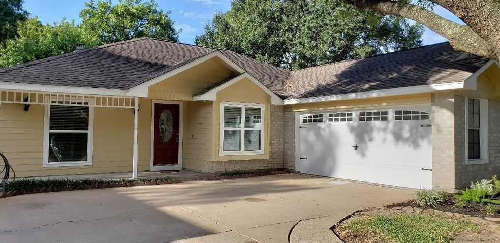 15427 Pebble Lake Dr, Houston, TX 77095 - photo 1