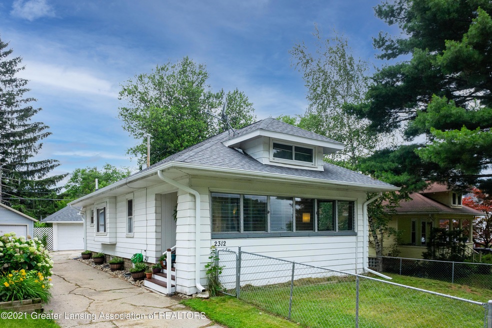 2312 Strathmore RD Lansing MI-101