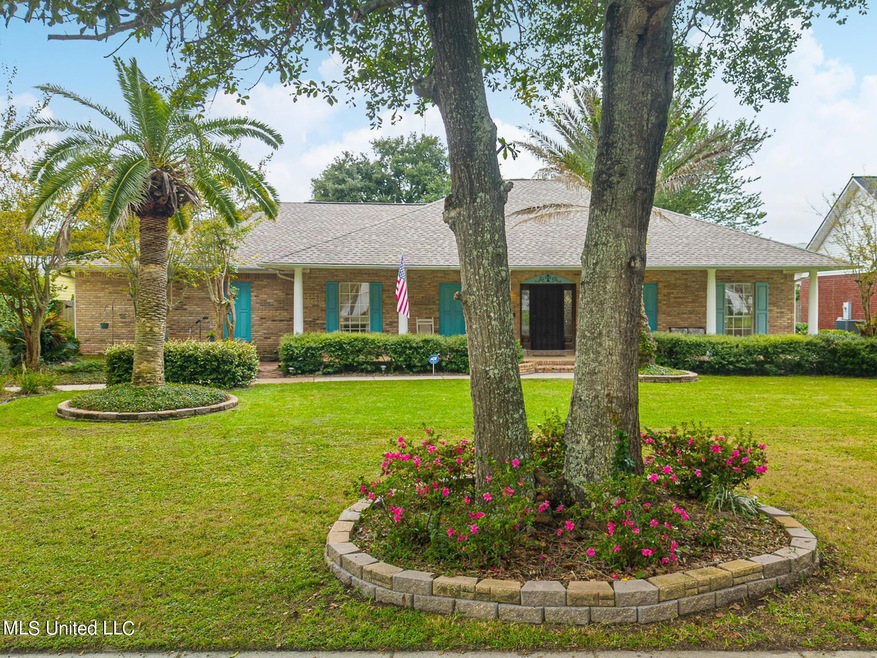 209 E 3rd St, Long Beach, MS 39560 - photo 1