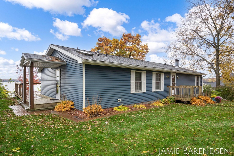 3-web-or-mls-1144 E 88th-36