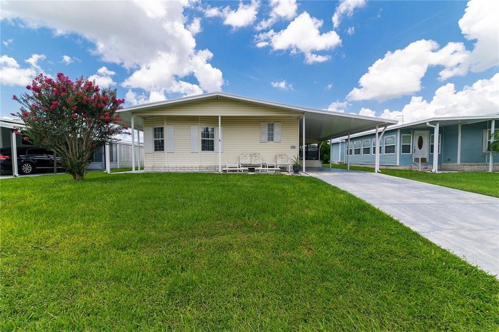 Great location in PET AREA of community.