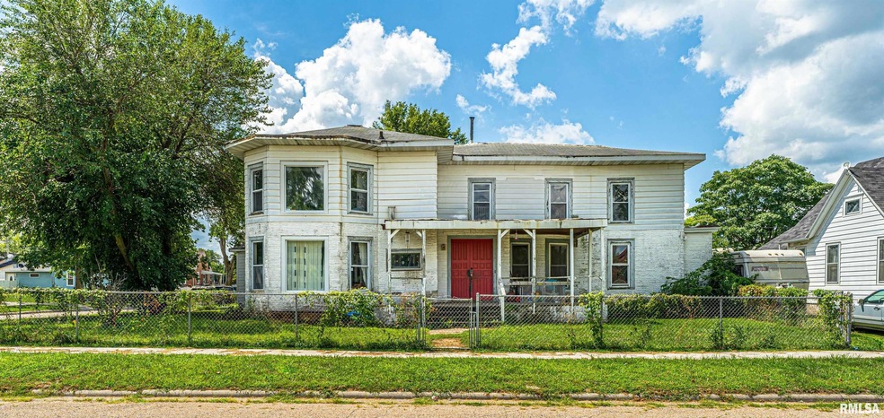 115 Pulaski St, Lincoln, IL 62656 - photo 1