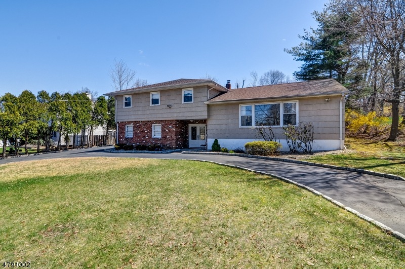 41 Shrewsbury Dr, Livingston, NJ 07039 - photo 1