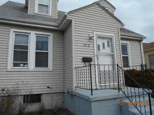1712 Locust 024