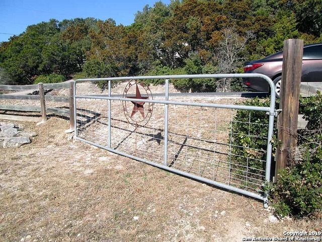 7834 Vista Montan Dr, San Antonio, TX 78256 - photo 1