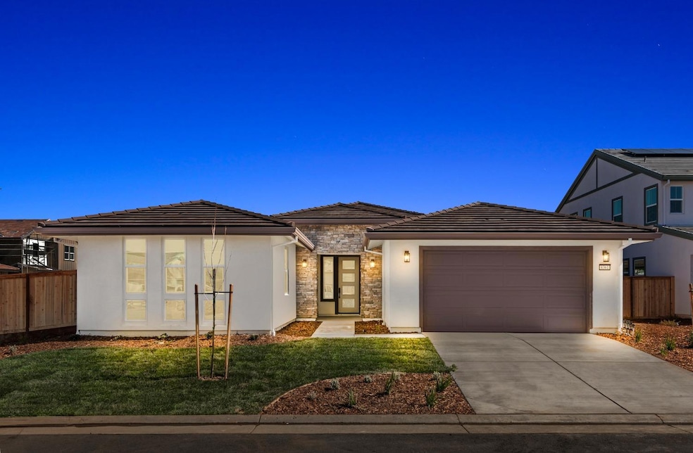 Sold $955,728 • Co-Listing Agent